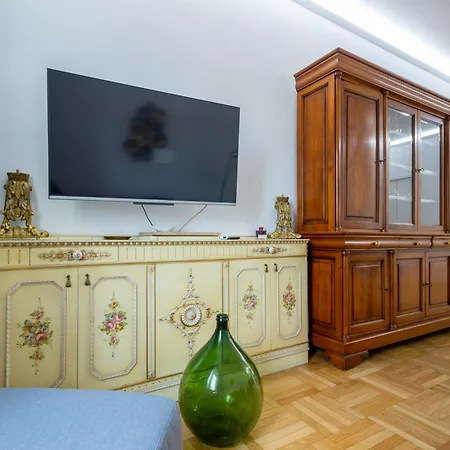 Enchanting Navigli Base Appartement *